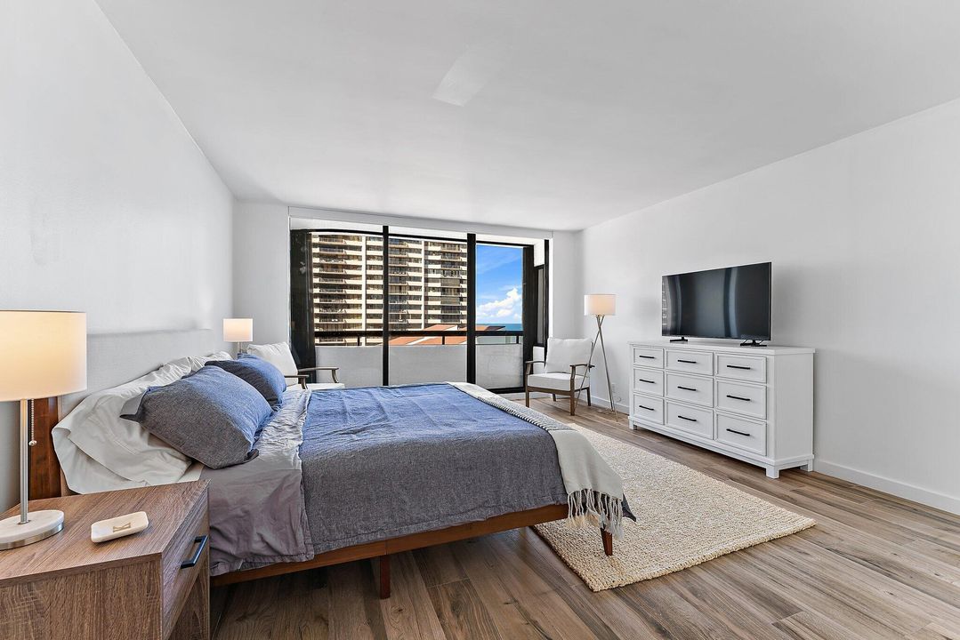 For Rent: $7,500 (2 beds, 3 baths, 2011 Square Feet)