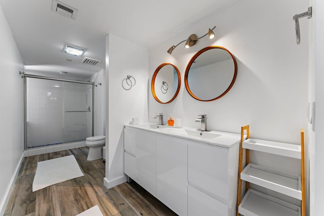 For Rent: $7,500 (2 beds, 3 baths, 2011 Square Feet)