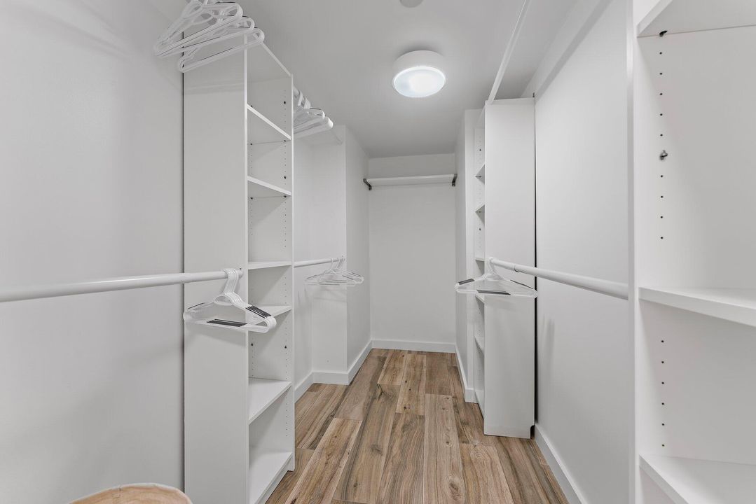 For Rent: $7,500 (2 beds, 3 baths, 2011 Square Feet)