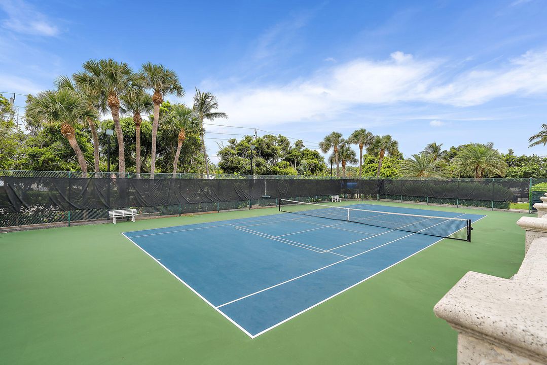 For Rent: $7,500 (2 beds, 3 baths, 2011 Square Feet)