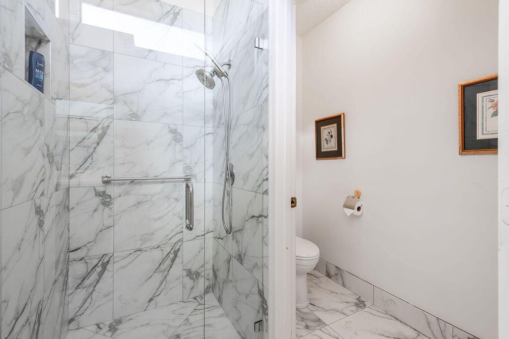 合同活跃: $5,000 (2 贝兹, 2 浴室, 2065 平方英尺)