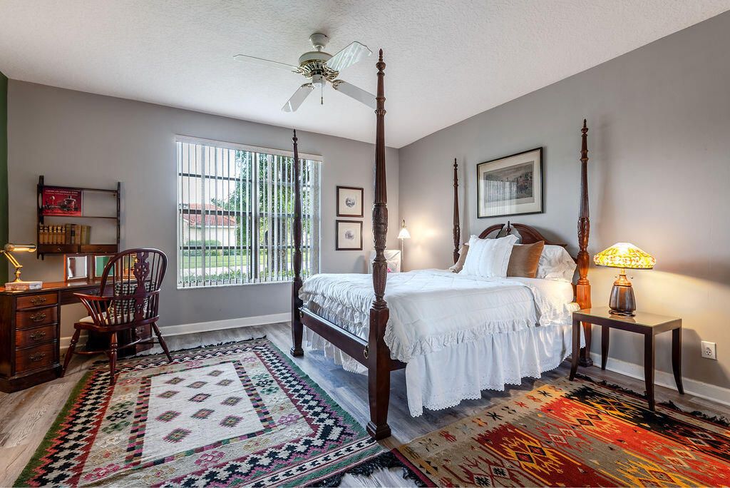 合同活跃: $5,000 (2 贝兹, 2 浴室, 2065 平方英尺)