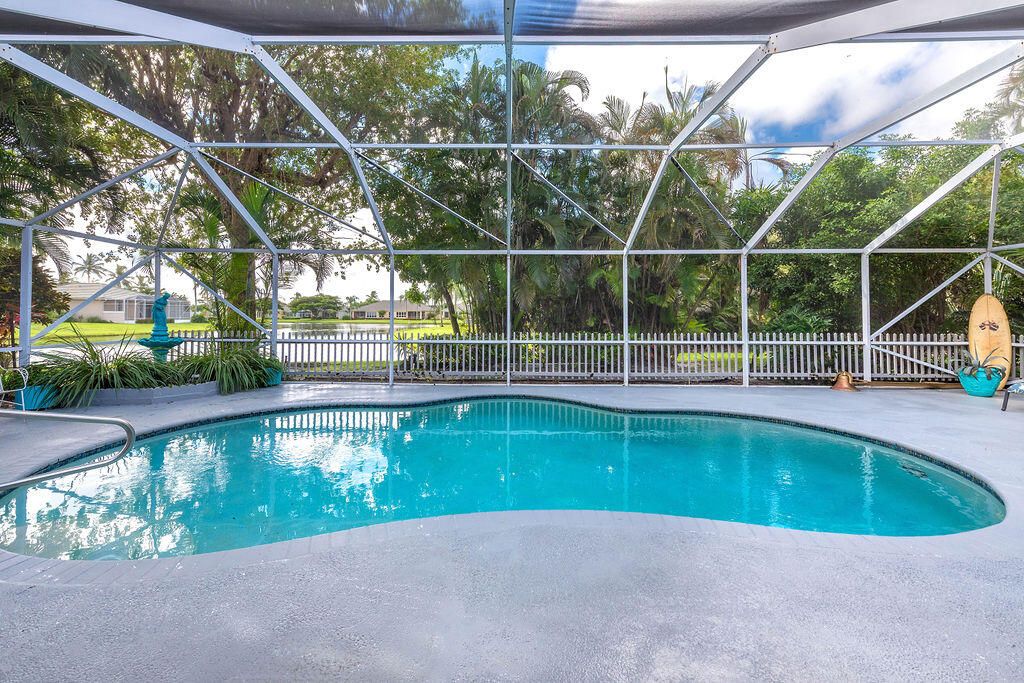 合同活跃: $5,000 (2 贝兹, 2 浴室, 2065 平方英尺)