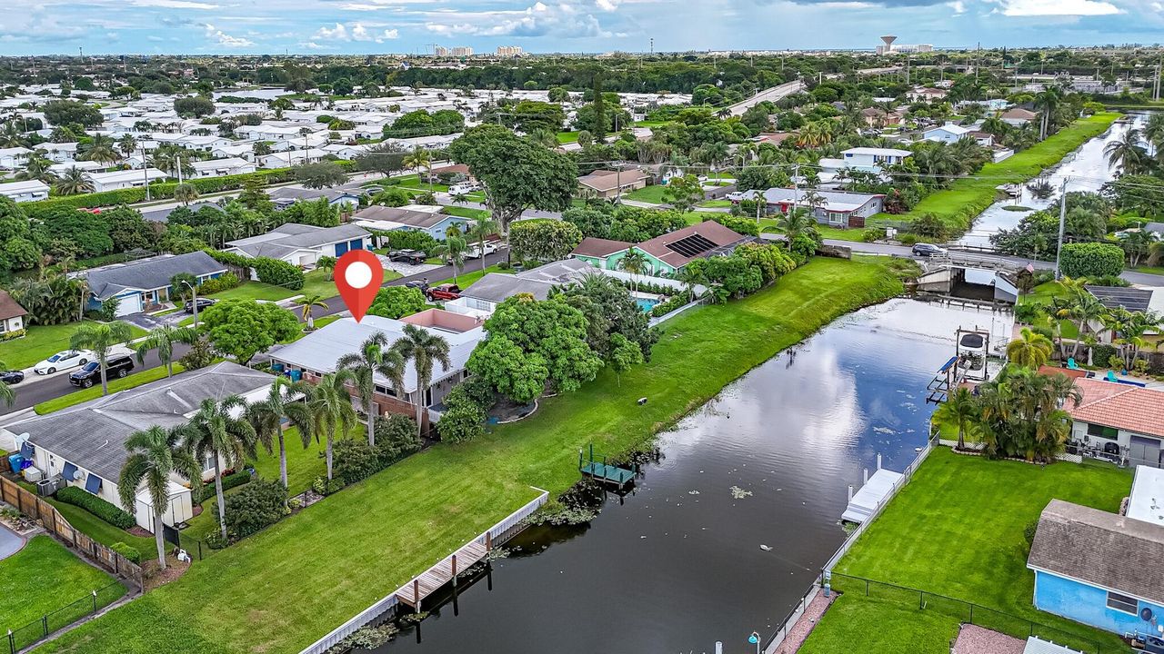 合同活跃: $649,999 (4 贝兹, 3 浴室, 2433 平方英尺)