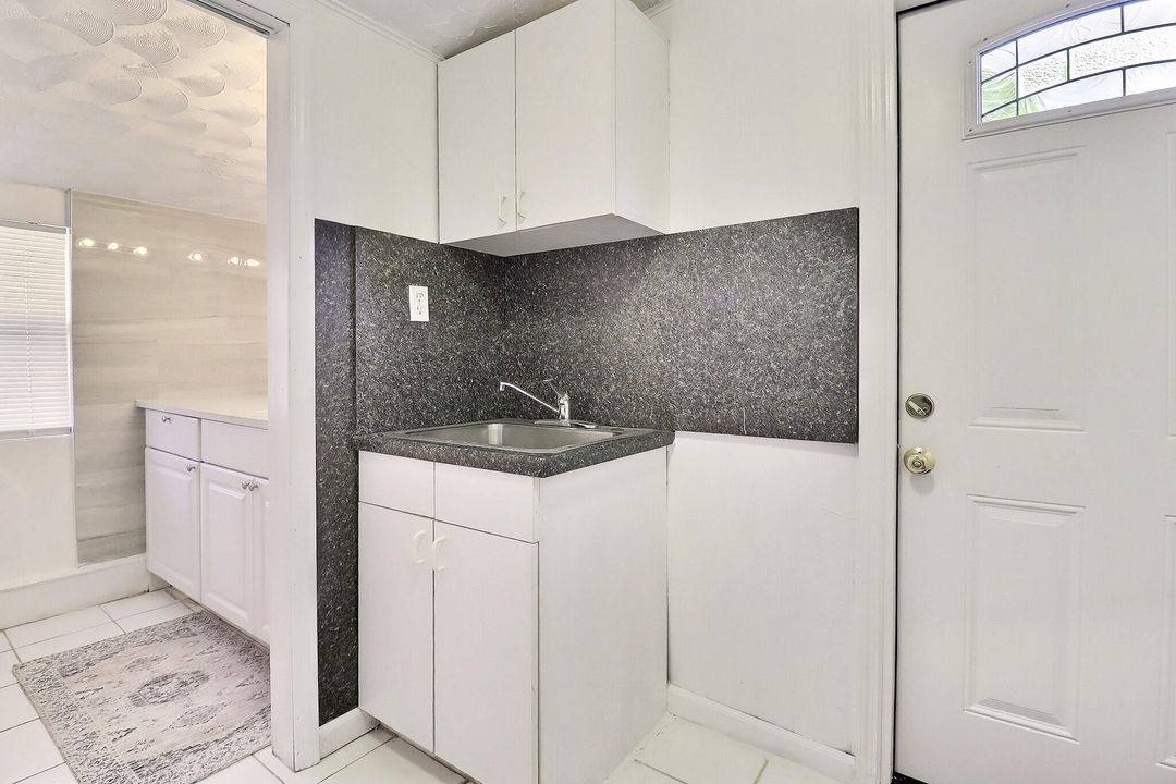 合同活跃: $649,999 (4 贝兹, 3 浴室, 2433 平方英尺)