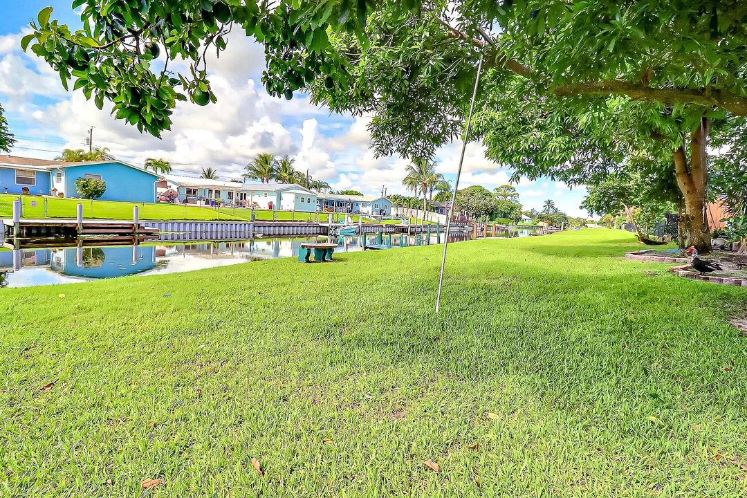 合同活跃: $649,999 (4 贝兹, 3 浴室, 2433 平方英尺)