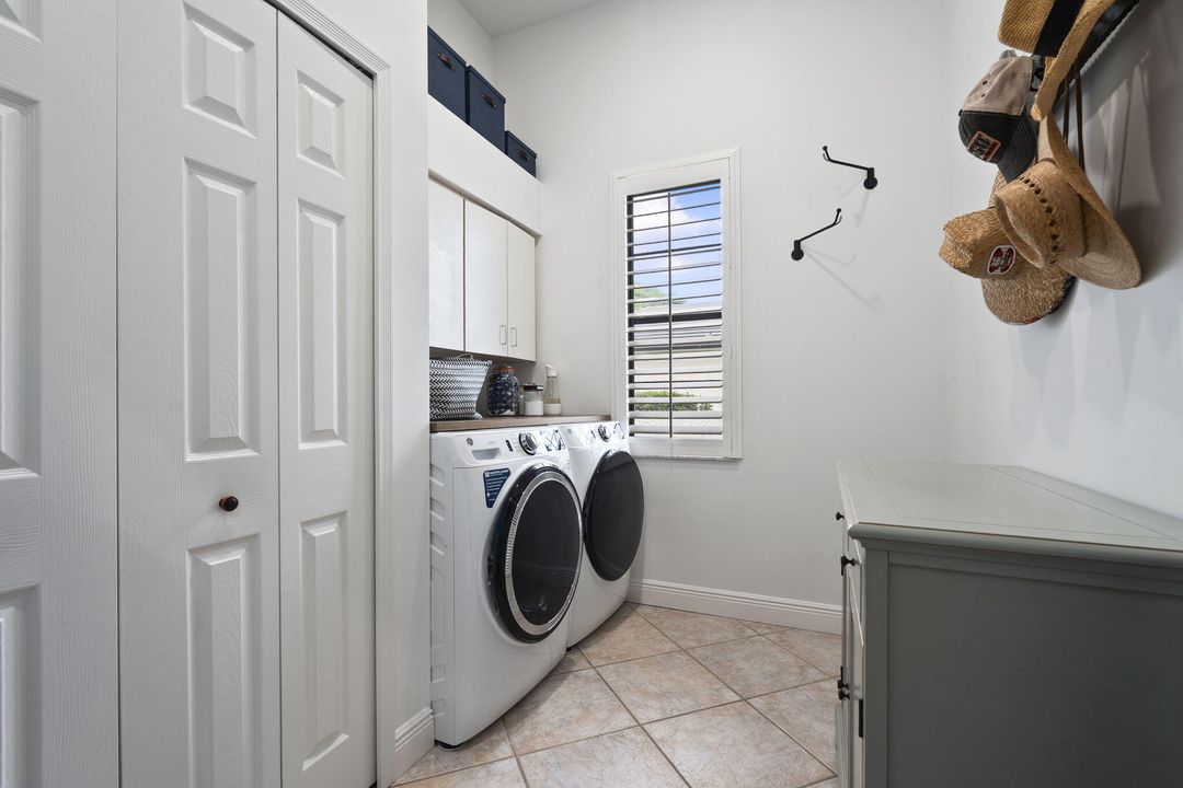 En Venta: $1,495,888 (4 camas, 4 baños, 3242 Pies cuadrados)