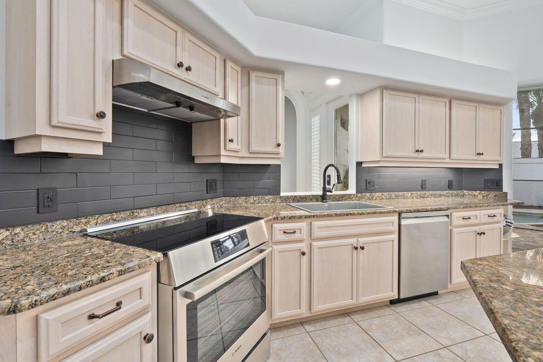 En Venta: $1,495,888 (4 camas, 4 baños, 3242 Pies cuadrados)