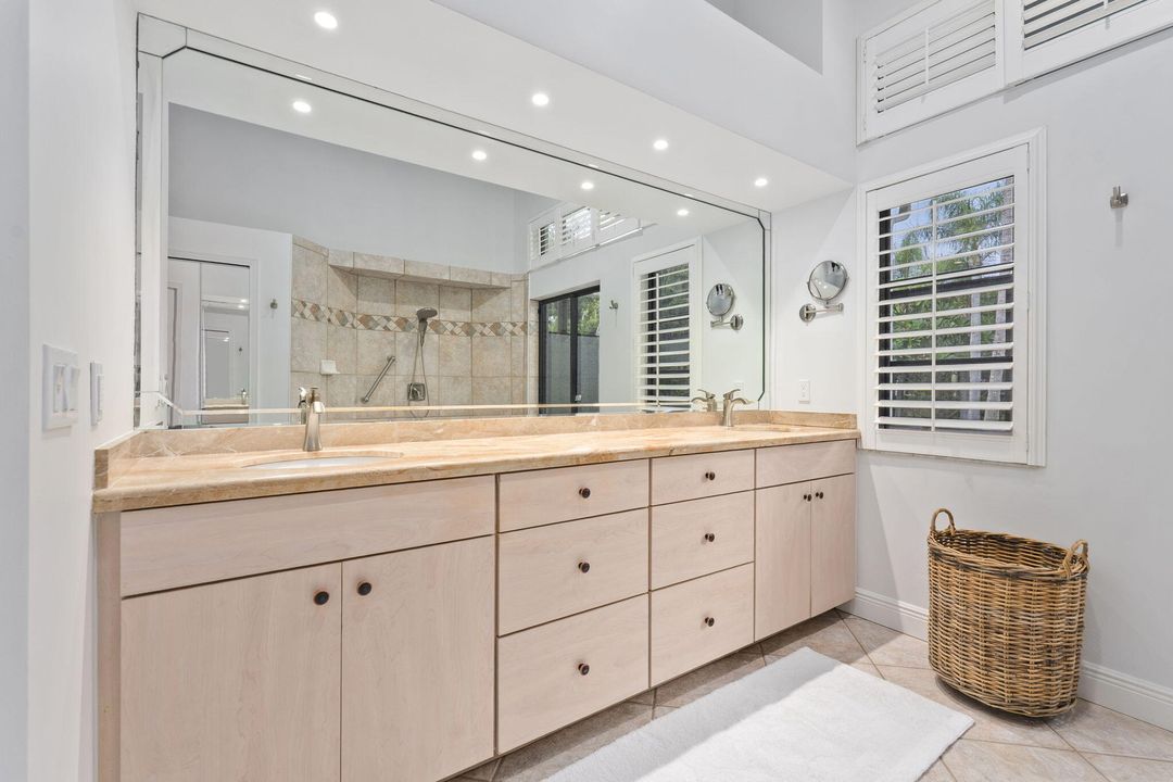 En Venta: $1,495,888 (4 camas, 4 baños, 3242 Pies cuadrados)