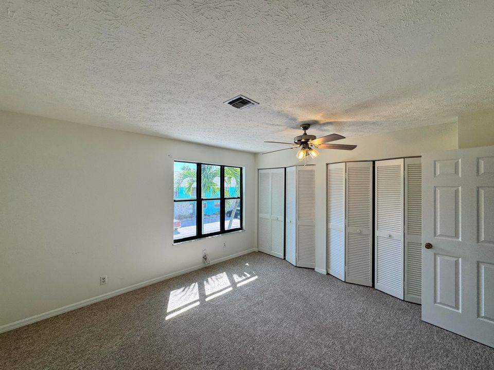 待售: $199,900 (2 贝兹, 2 浴室, 1167 平方英尺)