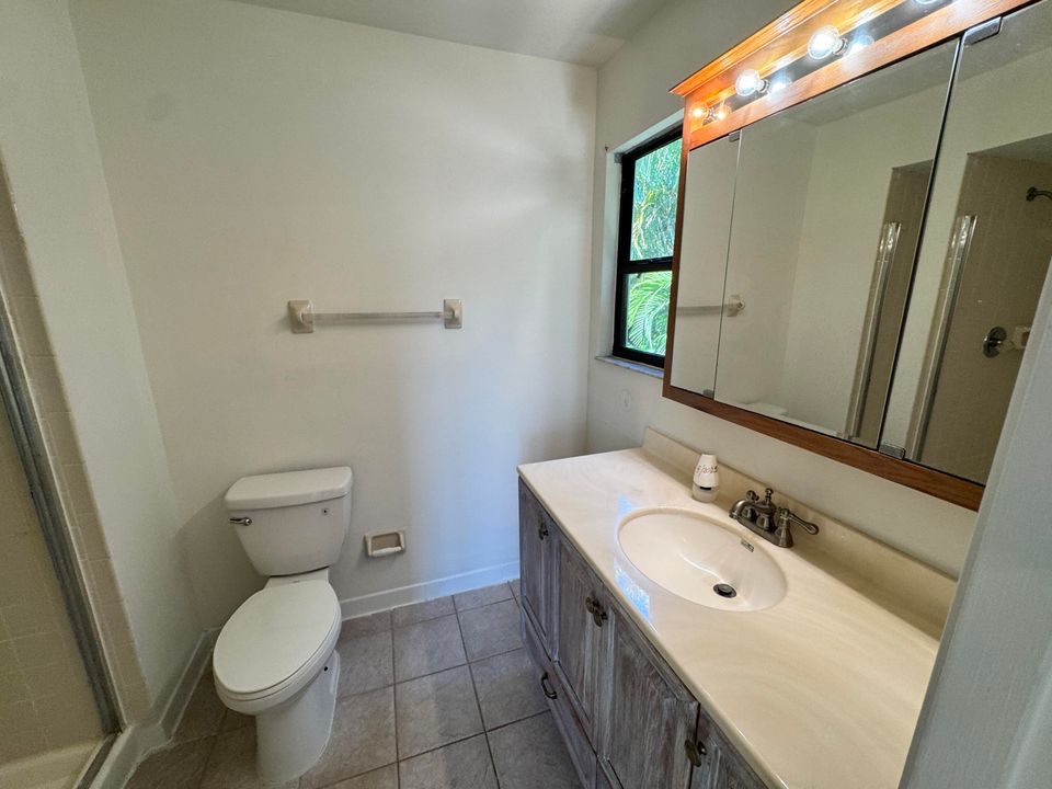 待售: $199,900 (2 贝兹, 2 浴室, 1167 平方英尺)