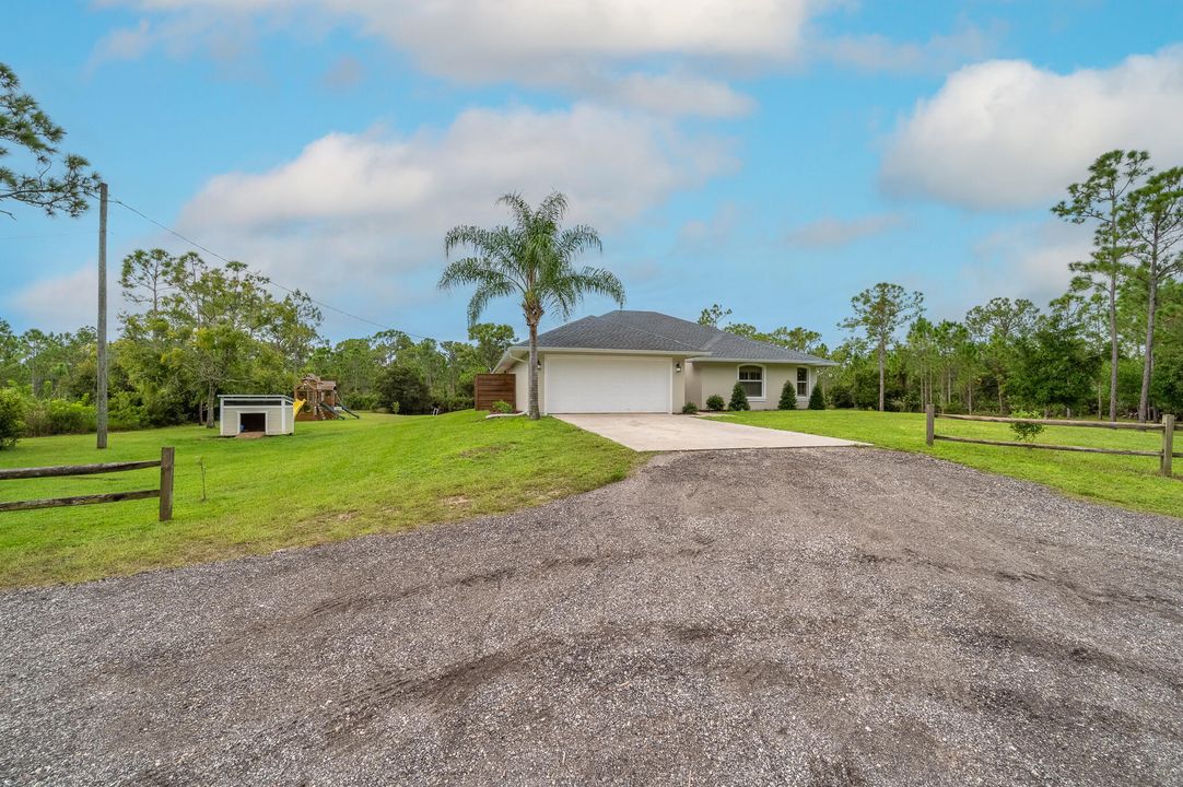 For Sale: $640,000 (3 beds, 2 baths, 1834 Square Feet)