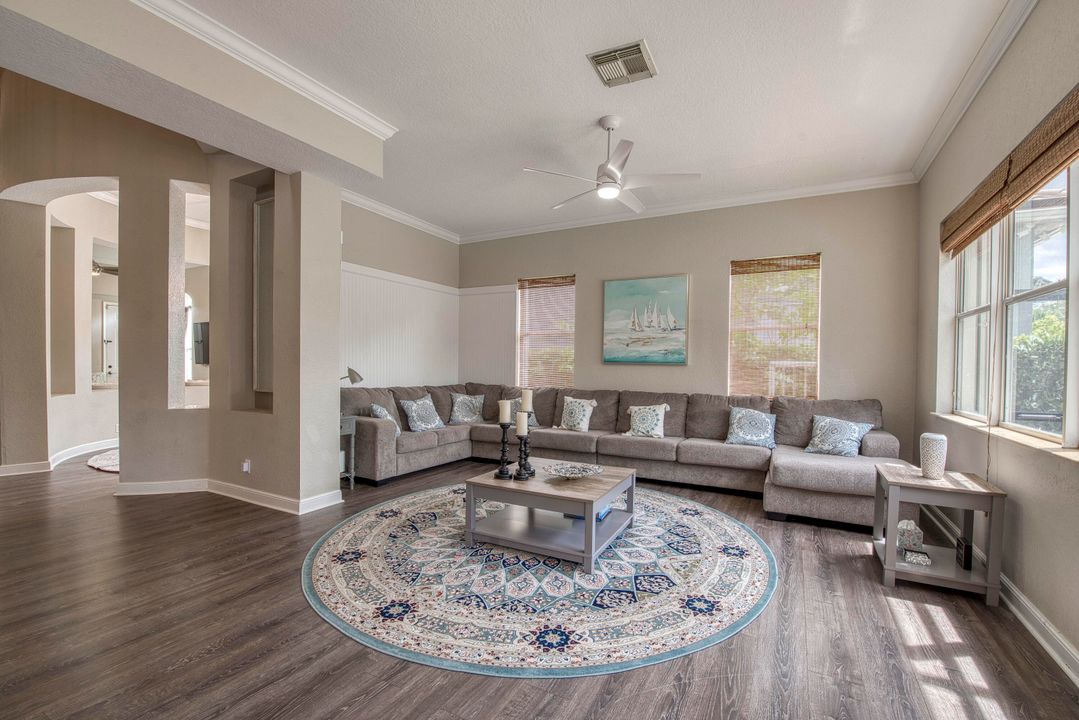 For Sale: $799,000 (5 beds, 4 baths, 3393 Square Feet)