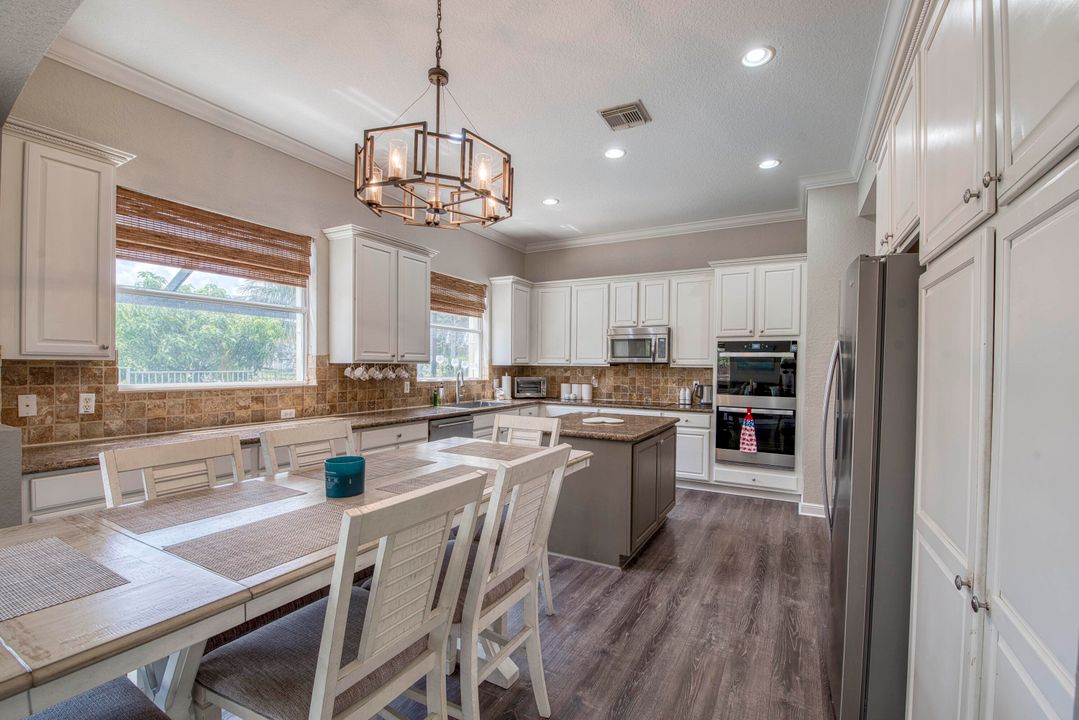 For Sale: $799,000 (5 beds, 4 baths, 3393 Square Feet)