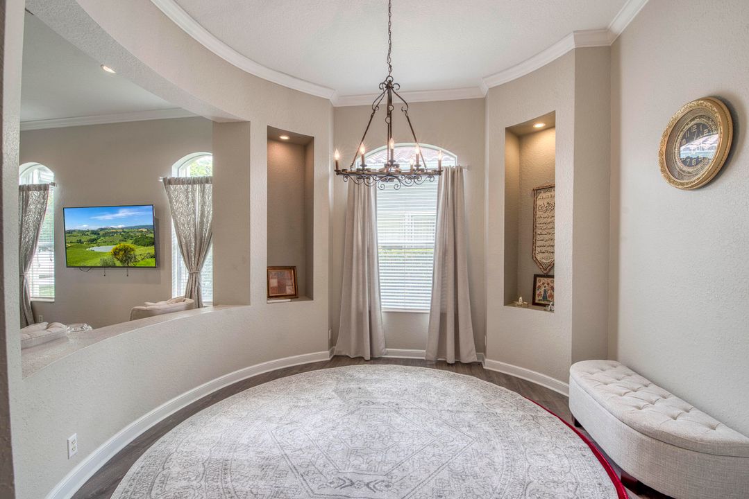 For Sale: $799,000 (5 beds, 4 baths, 3393 Square Feet)