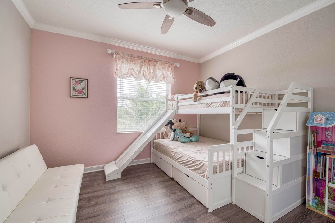 For Sale: $799,000 (5 beds, 4 baths, 3393 Square Feet)