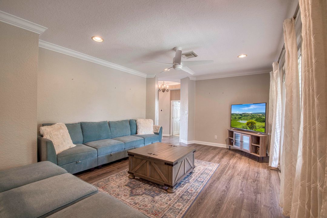 For Sale: $799,000 (5 beds, 4 baths, 3393 Square Feet)