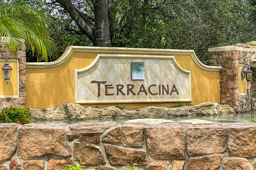 For Sale: $799,000 (5 beds, 4 baths, 3393 Square Feet)