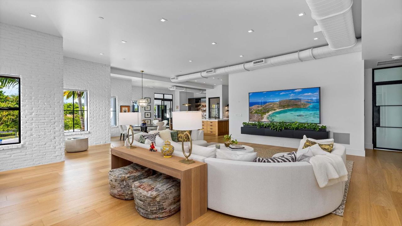 For Sale: $19,850,000 (5 beds, 4 baths, 7991 Square Feet)