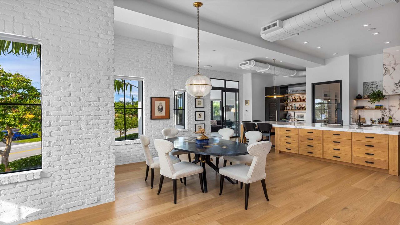 For Sale: $19,850,000 (5 beds, 4 baths, 7991 Square Feet)