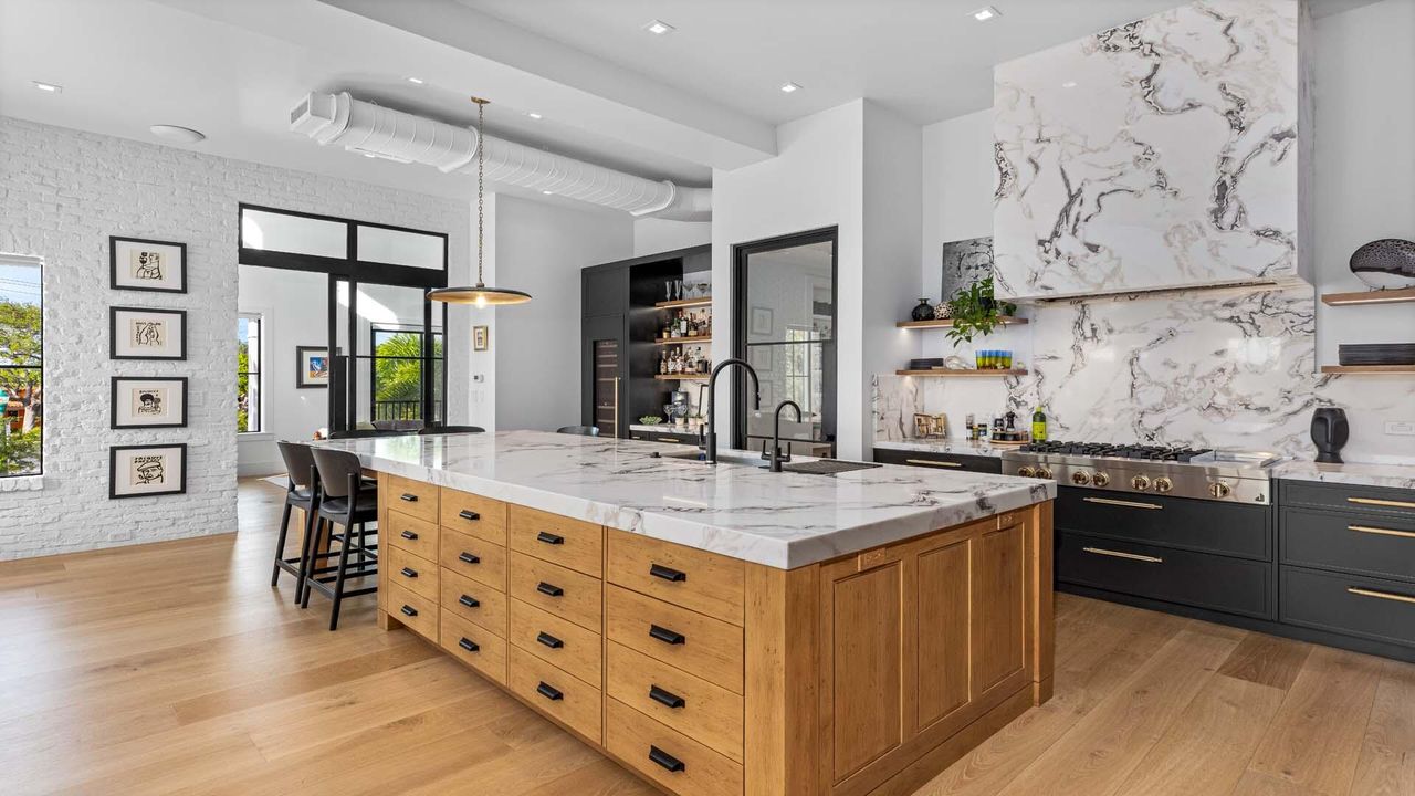 For Sale: $19,850,000 (5 beds, 4 baths, 7991 Square Feet)