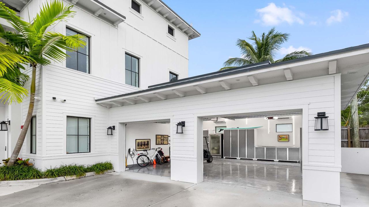 For Sale: $19,850,000 (5 beds, 4 baths, 7991 Square Feet)