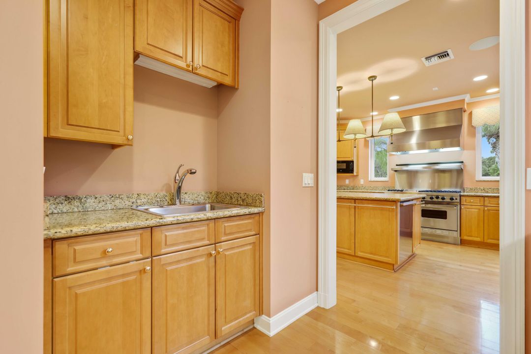 For Sale: $3,850,000 (3 beds, 3 baths, 3198 Square Feet)