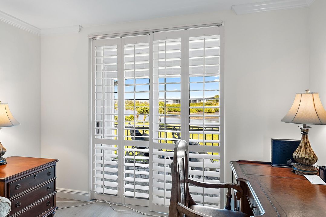 Active With Contract: $1,095,000 (2 beds, 2 baths, 1168 Square Feet)