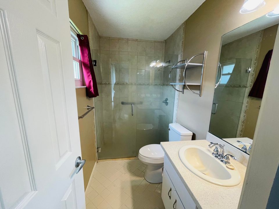 待售: $277,998 (2 贝兹, 2 浴室, 1550 平方英尺)