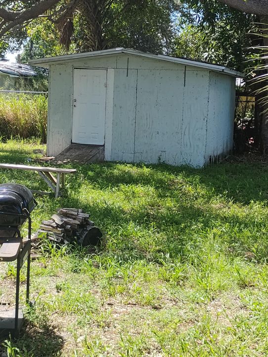 На продажу: $145,500 (2 спален, 1 ванн, 777 Квадратных фут)