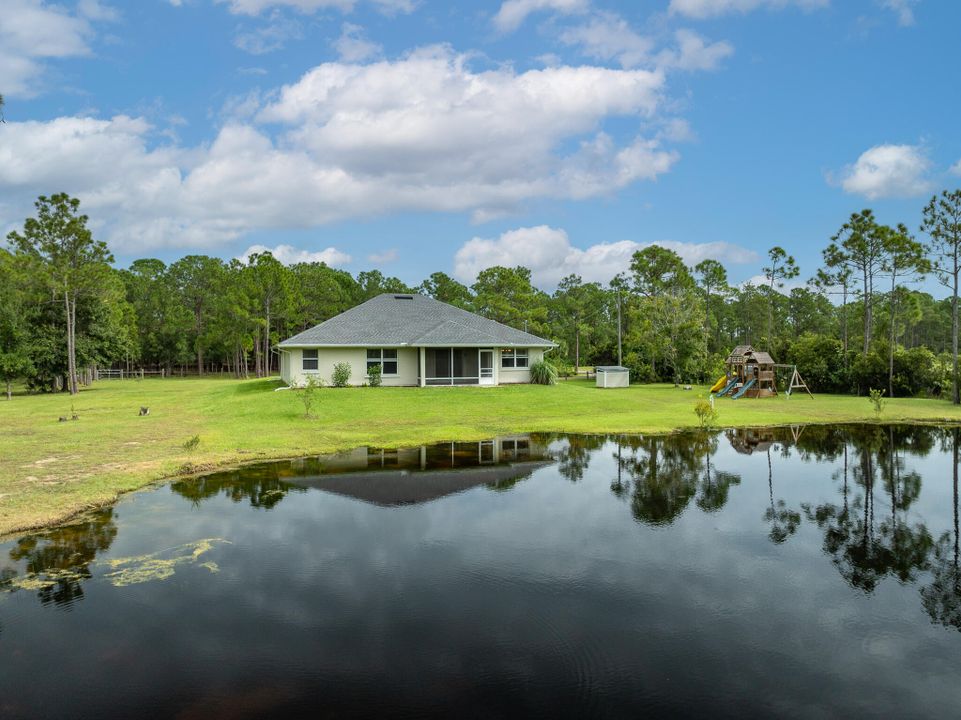 For Sale: $640,000 (3 beds, 2 baths, 1834 Square Feet)