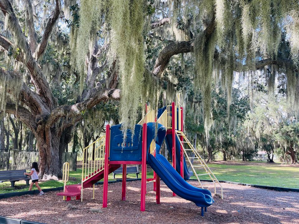 待售: $277,998 (2 贝兹, 2 浴室, 1550 平方英尺)