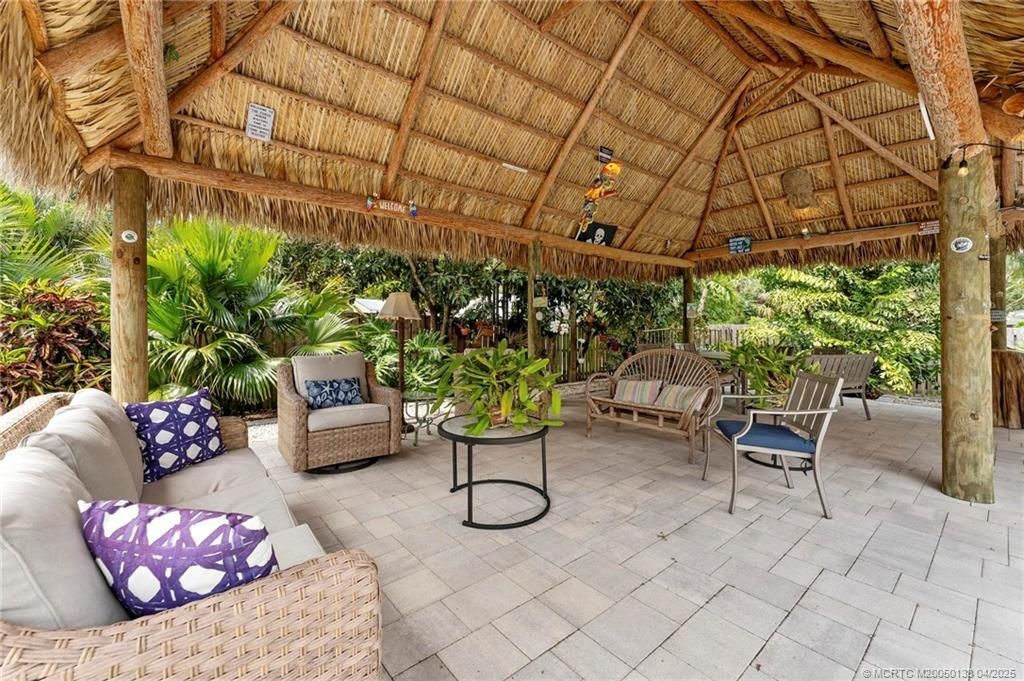 Activo con contrato: $1,195,000 (5 camas, 3 baños, 2743 Pies cuadrados)