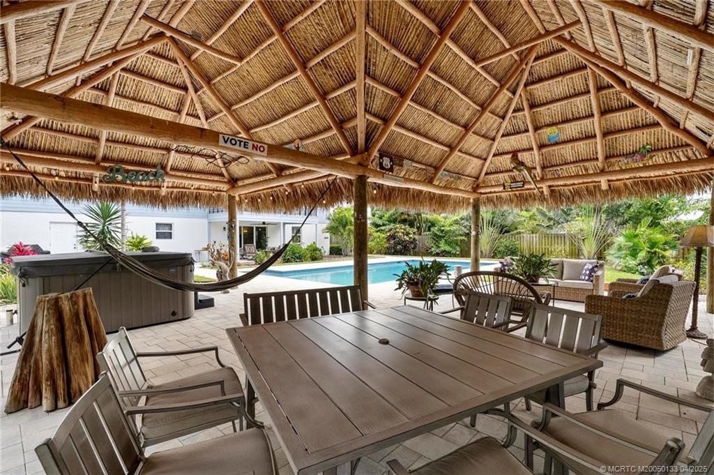 Activo con contrato: $1,195,000 (5 camas, 3 baños, 2743 Pies cuadrados)