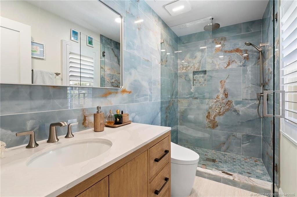 Activo con contrato: $1,195,000 (5 camas, 3 baños, 2743 Pies cuadrados)