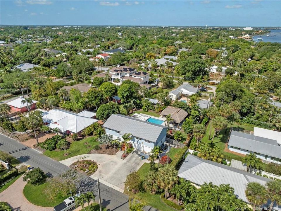 Activo con contrato: $1,195,000 (5 camas, 3 baños, 2743 Pies cuadrados)