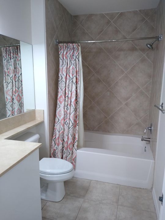 合同活跃: $2,750 (2 贝兹, 2 浴室, 1350 平方英尺)