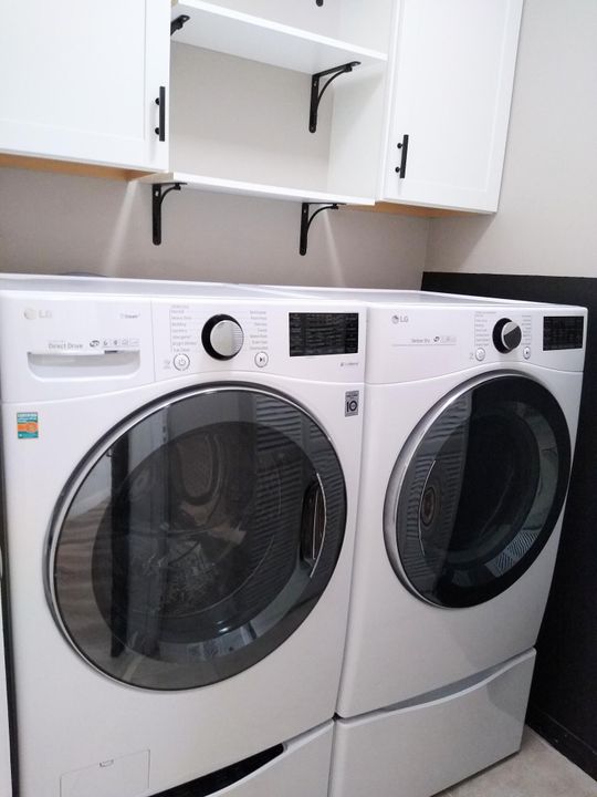 合同活跃: $2,750 (2 贝兹, 2 浴室, 1350 平方英尺)