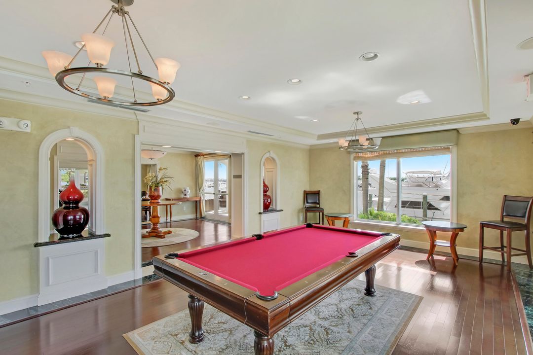 合同活跃: $2,750 (2 贝兹, 2 浴室, 1350 平方英尺)