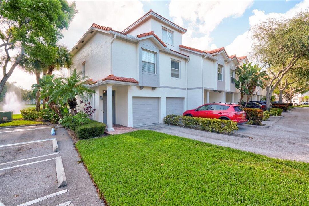 Recently Sold: $399,000 (2 beds, 2 baths, 1302 Square Feet)