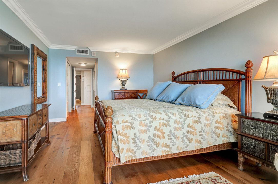 Active With Contract: $1,200,000 (2 beds, 2 baths, 1970 Square Feet)