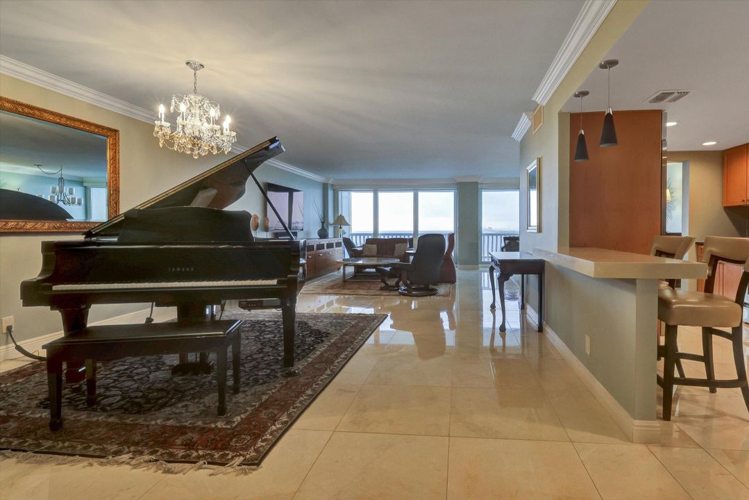 Active With Contract: $1,200,000 (2 beds, 2 baths, 1970 Square Feet)