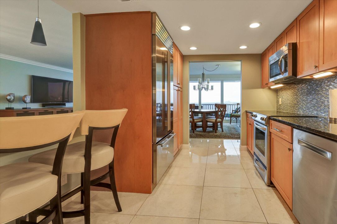 Active With Contract: $1,200,000 (2 beds, 2 baths, 1970 Square Feet)