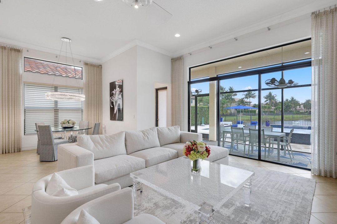 Activo con contrato: $1,575,000 (3 camas, 3 baños, 3249 Pies cuadrados)