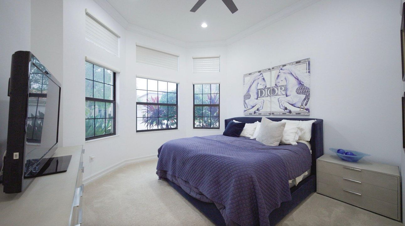 Activo con contrato: $1,575,000 (3 camas, 3 baños, 3249 Pies cuadrados)