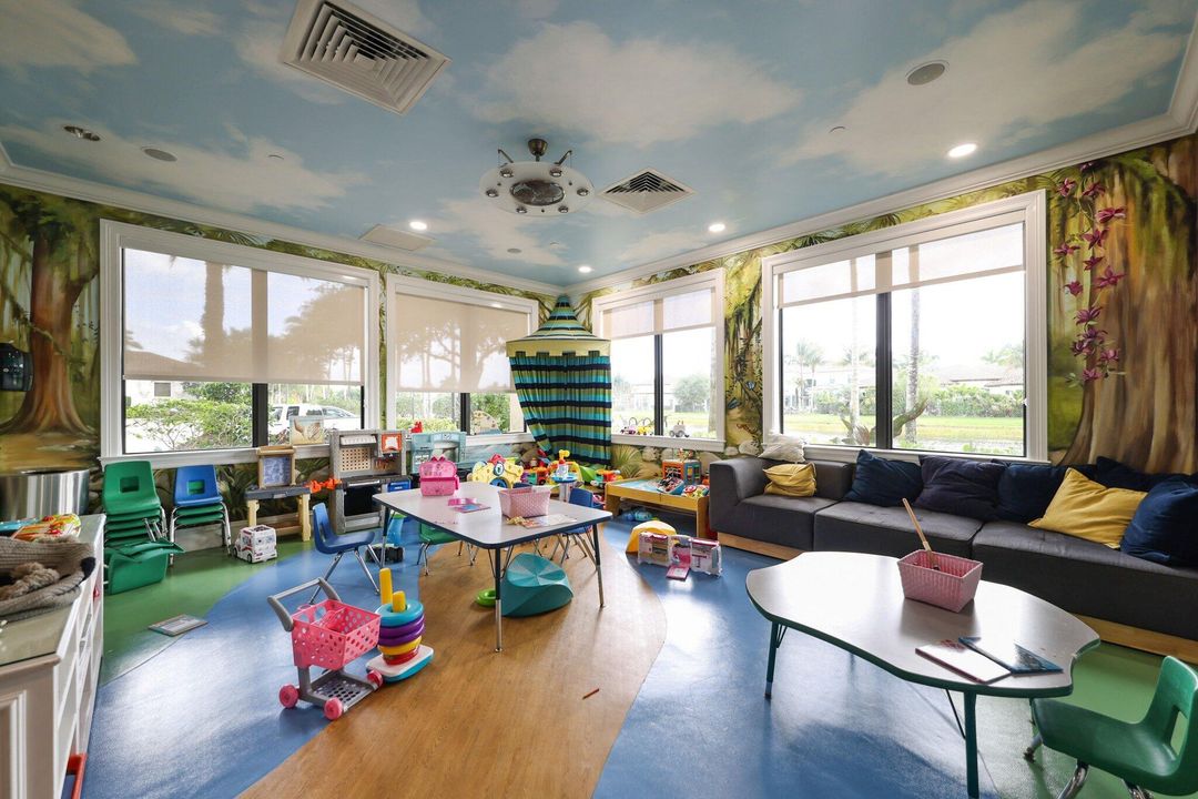 Activo con contrato: $1,575,000 (3 camas, 3 baños, 3249 Pies cuadrados)