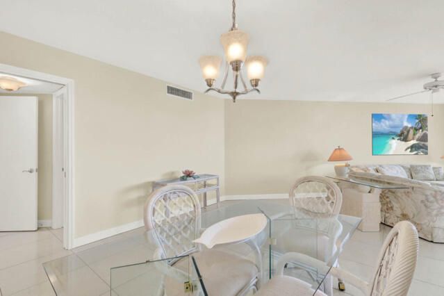 For Sale: $405,000 (2 beds, 2 baths, 1228 Square Feet)