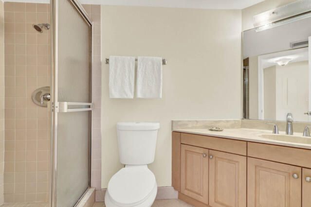 For Sale: $405,000 (2 beds, 2 baths, 1228 Square Feet)