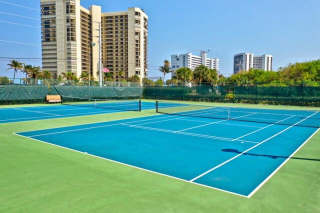 For Sale: $405,000 (2 beds, 2 baths, 1228 Square Feet)