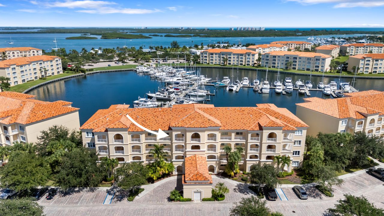 For Sale: $420,000 (2 beds, 2 baths, 1989 Square Feet)